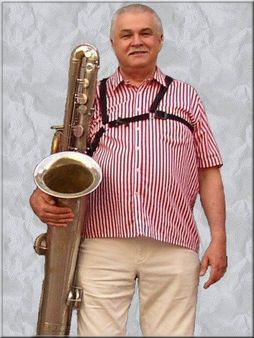 Włodzimierz Halik - sax bas